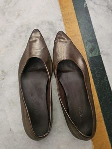 Chic Pointed Toe Flats