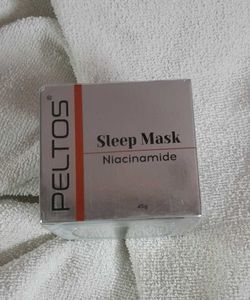 PELTOS Niacinamide Sleep Mask.
