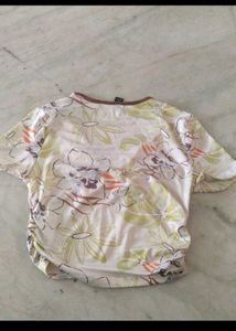 Floral Print V-Neck Cropped Top