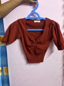 Chic Rusty Red V-Neck Ruched Top