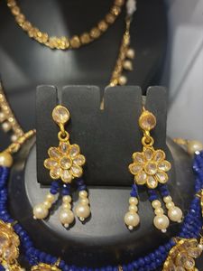 Blue Beaded Jewellery Set with Gold Accents