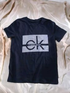 Calvin Klein t shirts sez M