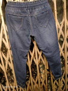 Women Jogger Jeans.