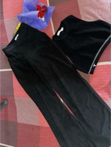 Black Ribbed Crop Top and  Pants it a full comb