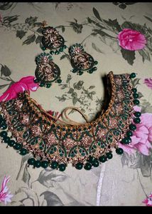 Stunning Emerald &amp; Gold Necklace Set