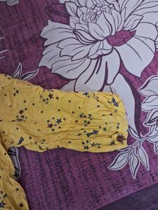 Chic Yellow Star Print Tunic Top