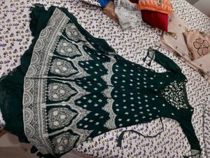 Elegant Green Embroidered Ethnic Gown with free de