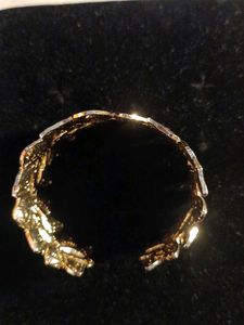 Stunning Gold Tone Leaf Design Bracelet