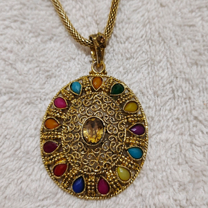 Pendant with chain