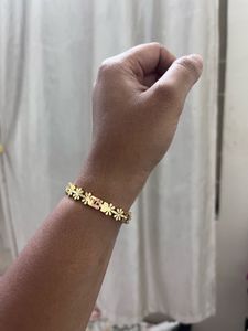 Charming Daisy Chain Bracelet