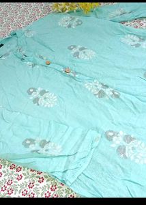 🌸 Elegant Kurti Bundle – 4 Kurtis for ₹1,299 🌸
