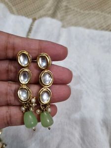 Elegant Kundan Maang Tikka &amp; Earring Set