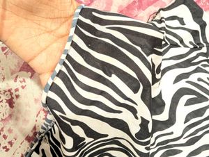 🔻lowest price -Zebra Print Crop Top