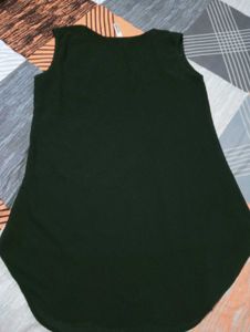 Chic Black Polka Dot Trim Sleeveless Top