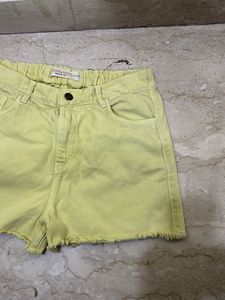 🍋 Yellow Denim Shorts branded