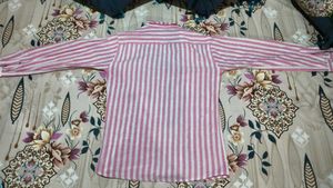 Pink and White Striped Button-Up Shirt Relaxed fit