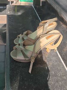 Elegant Gold Strappy Platform Heels