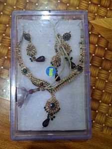 Beautiful Kundan Jewellery Set.