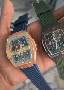 Luxury Silicone Strap Analog Watch