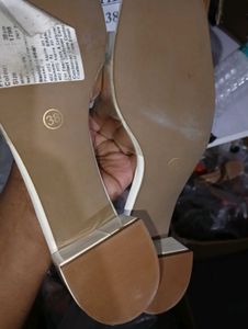 Heels We Are Seeling