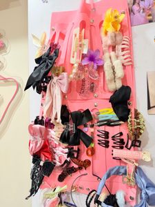 Clips holder stand without hair accessories
