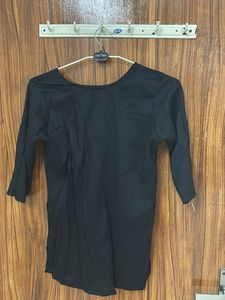 Black Three-Quarter Sleeve Top