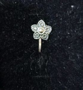 ARTISTIC FLORAL NOSE PIN