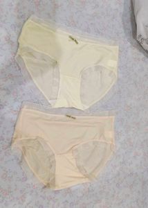 Comfortable Creamy colour Bra &amp; Panty Set of 3.
