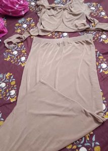 M size Chic Co-ord Set: Crop Top &amp; Maxi Skirt