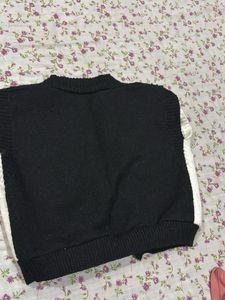 Cute Black &amp; White Cardigan