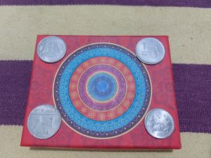 4 Different Head 1 Rupee coin.