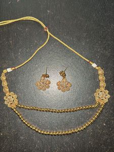 Exquisite Gold Necklace and Earring Set
