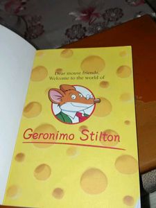Geronimo Stilton: The Mysterious Cheese Thief