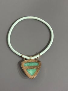 Chic Green Stone Pendant Necklace