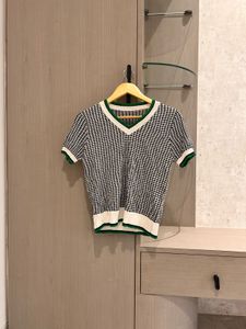Houndstooth Knit V-Neck Top
