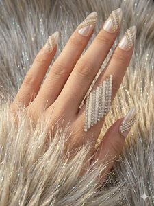 Unique Statement Ring with Crystals