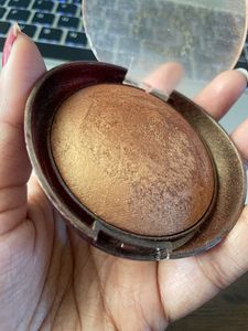 Highlighter/Bronzer/Eye shadow