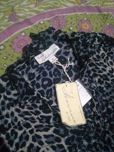 Stylish Leopard Print Button-Up Top