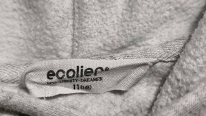 Very Beautiful Woolen Hoddie With Beautful Lower