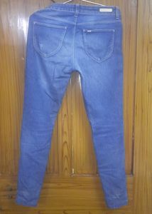 Lee Jeans_ women_ Size - 27 -28 Inches