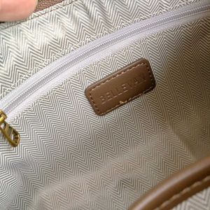 Stylish Crossbody Handbag