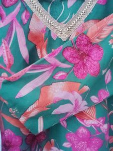 Beautiful Floral Kurta Set 😍