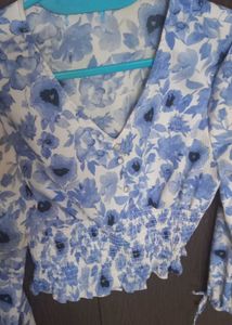 Blue Floral Print Smocked Crop 🩵Korean Style