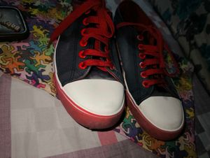 Comme des Garcons PLAY Sneakers