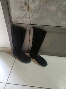 *New arrivals* Black Suede Knee-High Boots