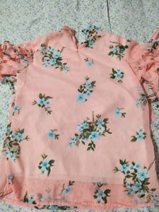 Charming Floral Print  top