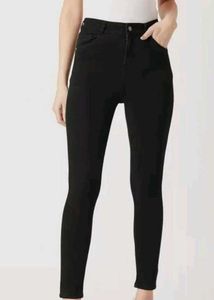 Classic Black Skinny Jeans