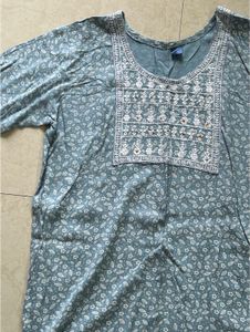 Embroidered Blue Floral Short Kurti🔷