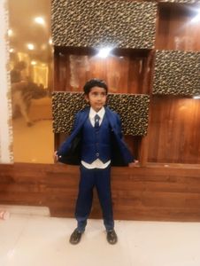 Royal Blue coat pent set. It's 5 piece set. Coat Pent Jacket Shirt And Tie. Fit In 4-6 Year Boy.