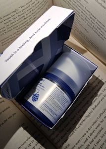 Plum PeptiCharge Rejuvenating Creme